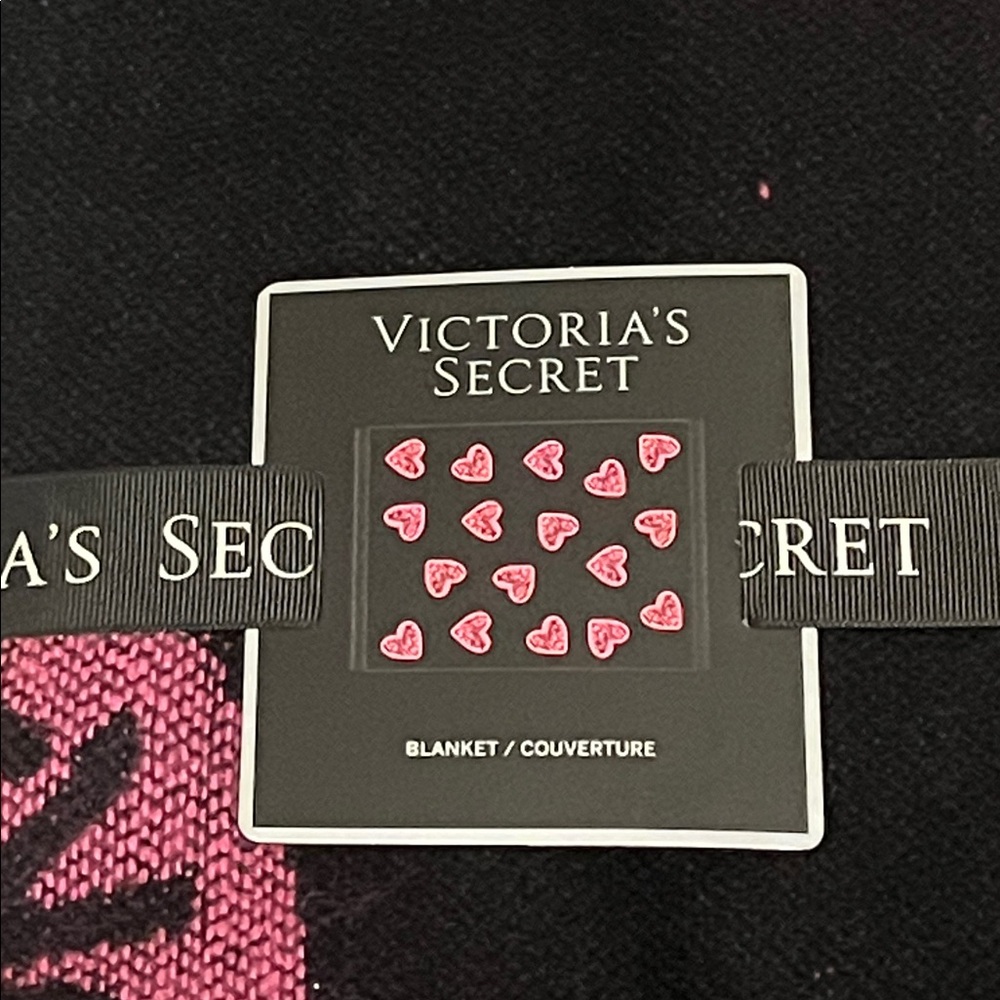 NWT Victoria’s Secret Black Friday Cozy Throw Blanket - Picture 2 of 6
